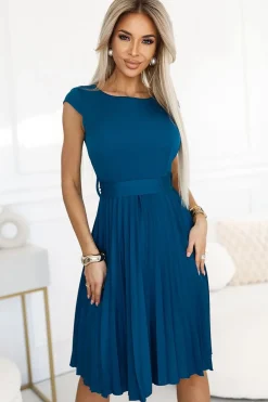 Robe de cocktail jupe plissée manches courtes