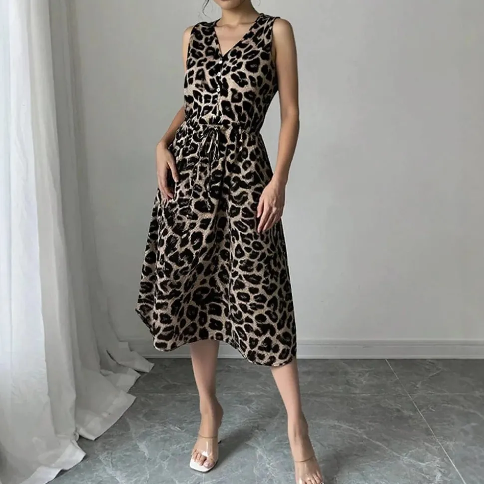 Robe de cocktail léopard évasée sans manches