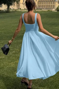 Robe de cocktail midi fluide à bretelles