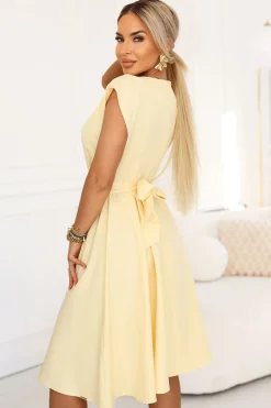 Robe de cocktail midi jaune évasée