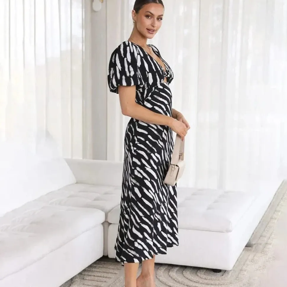 Robe de cocktail midi à motif manches courtes