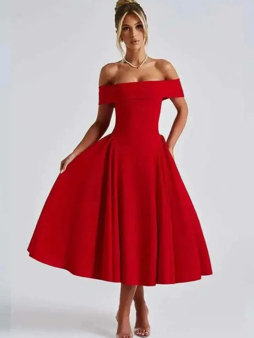 Robe de cocktail midi évasée col bardot