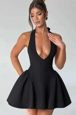 Robe de cocktail mini évasée dos nu