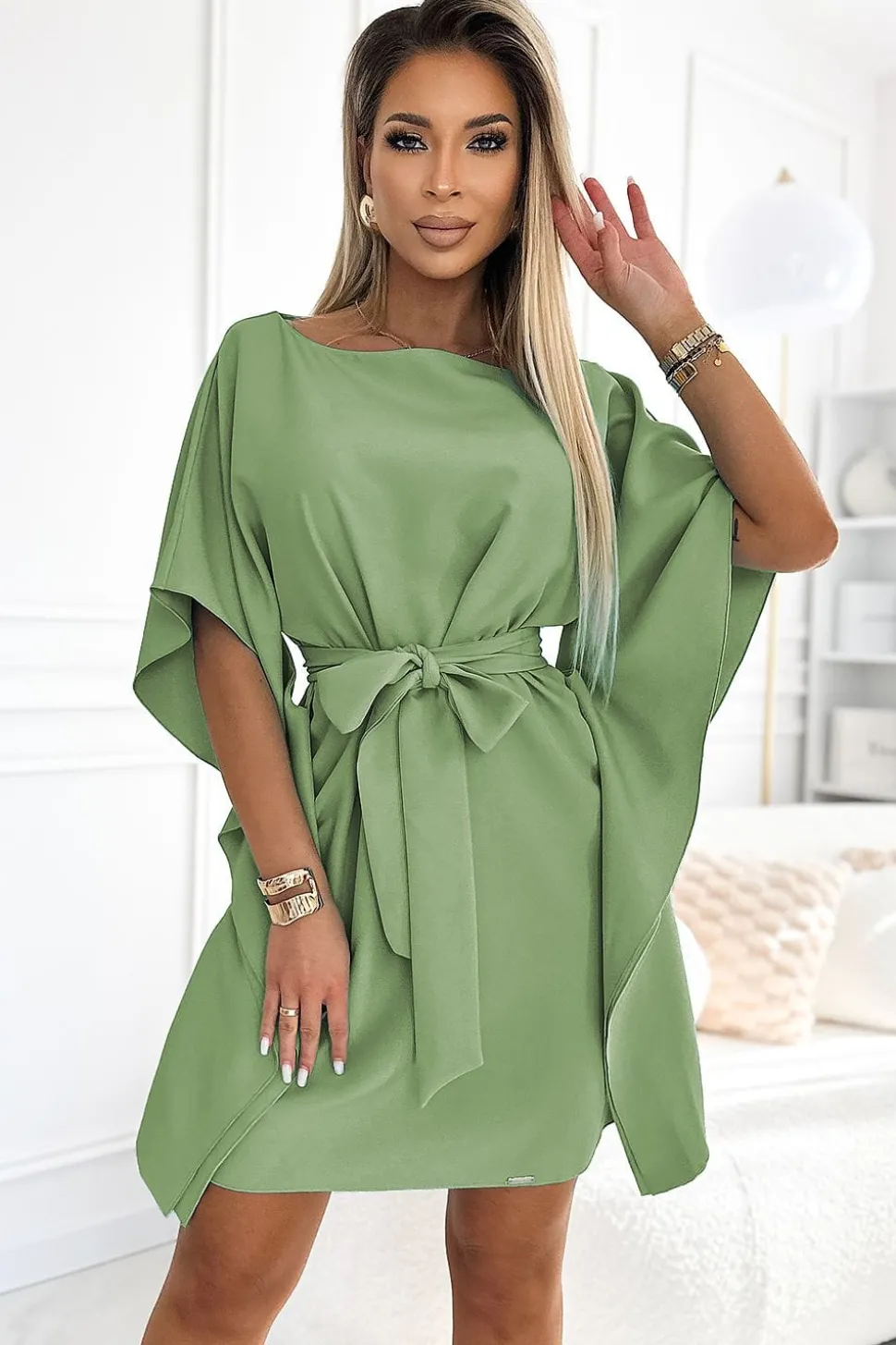 Robe de cocktail papillon courte