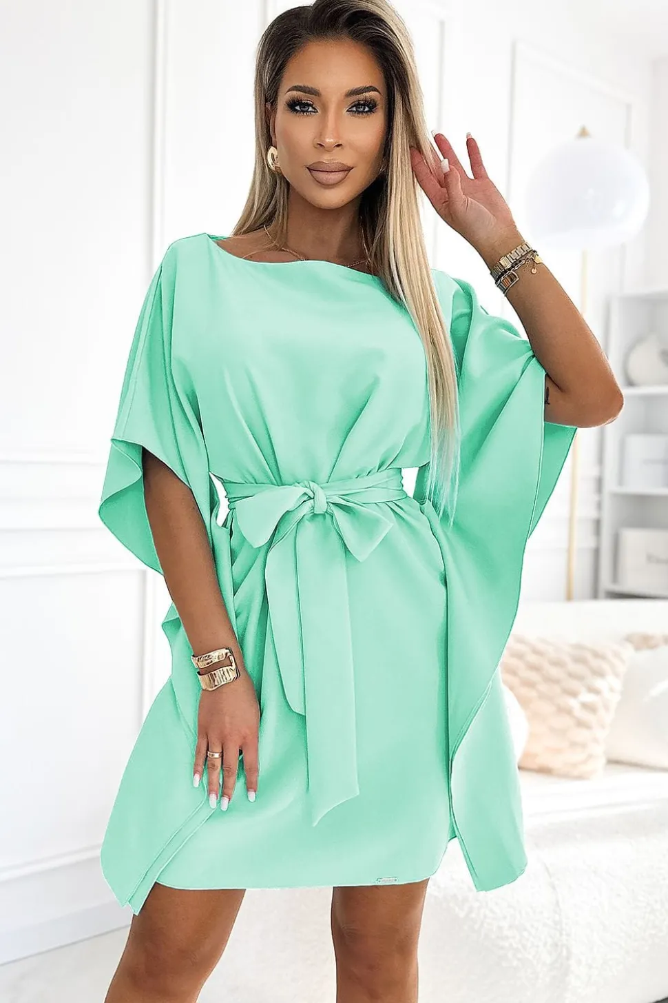 Robe de cocktail papillon courte