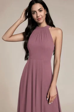 Robe de cocktail rose poudré fluide sans manches