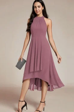 Robe de cocktail rose poudré fluide sans manches