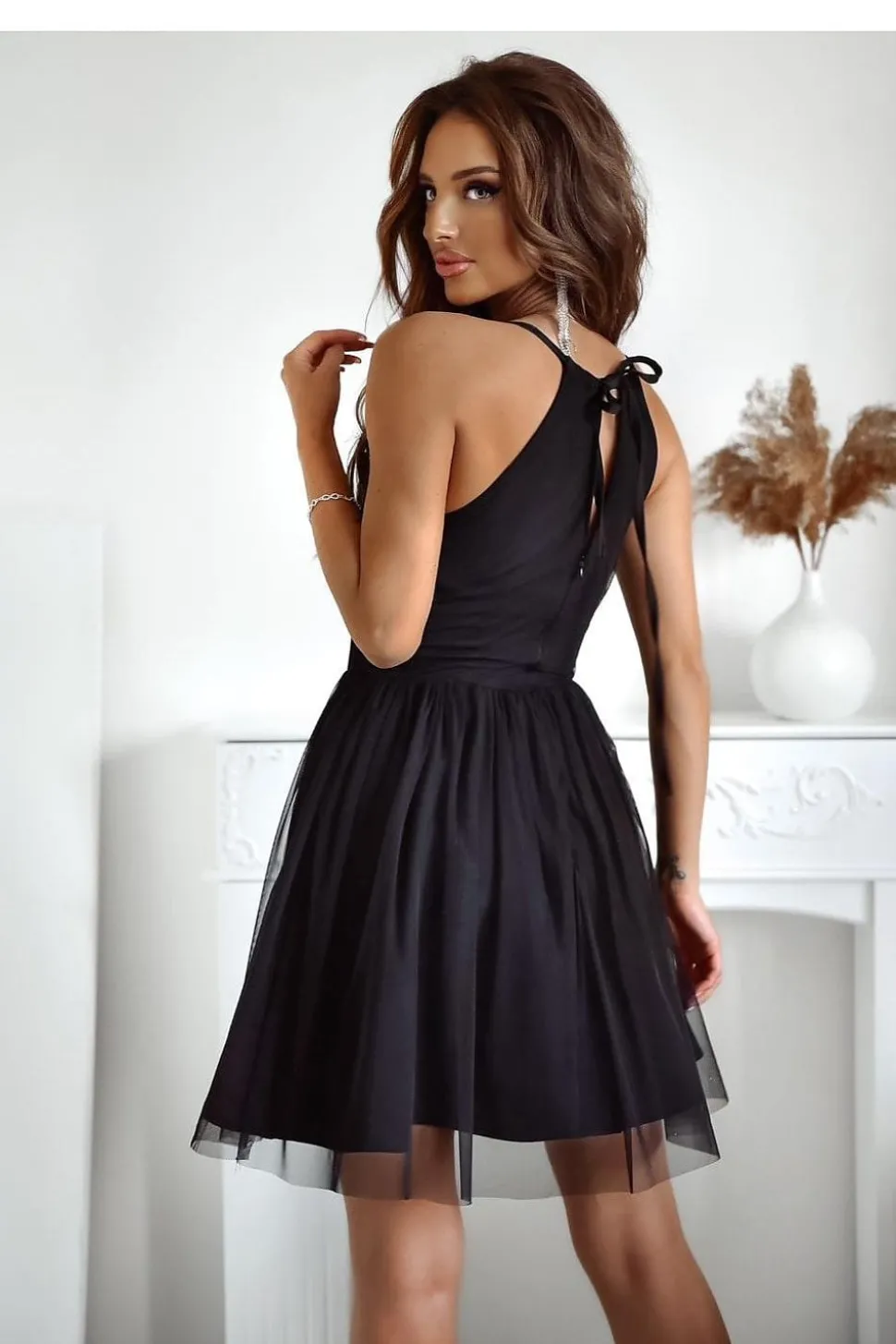 Robe de cocktail évasée en tulle à bretelles