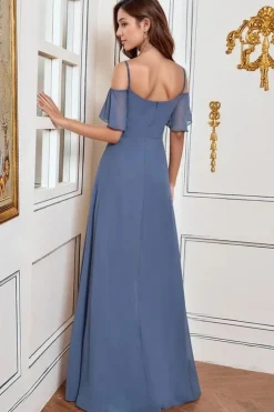 Robe de demoiselle d'honneur bleue à fente haute et bretelles fines