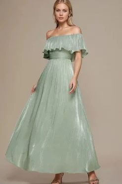 Robe de demoiselle d'honneur verte sauge épaules dénudées à volants