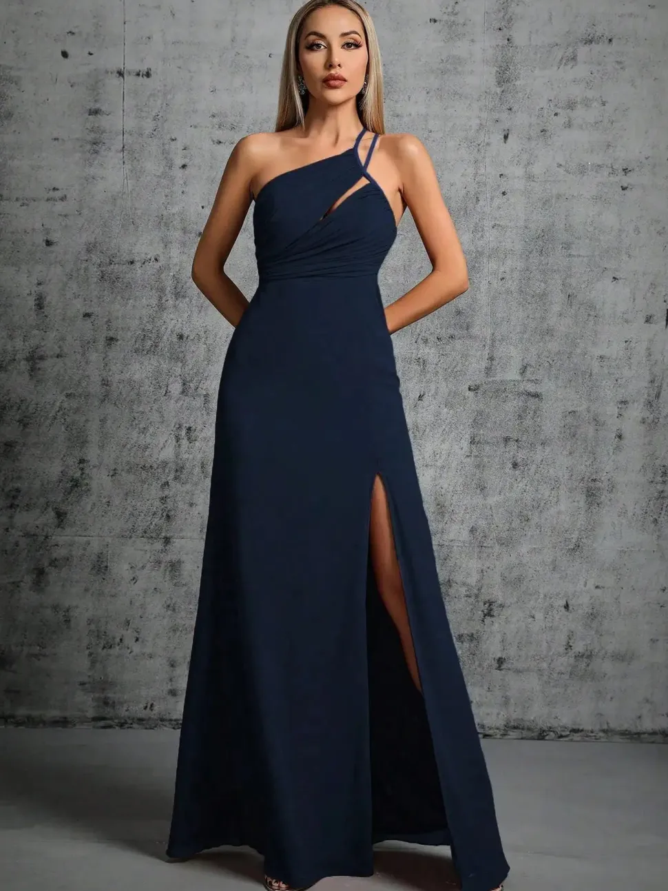 Robe de gala longue bleue marine avec fente