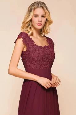 Robe demoiselle d'honneur avec appliqués en dentelle