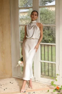 Robe demoiselle d'honneur chic midi