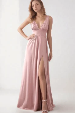 Robe demoiselle d'honneur rose poudré décolleté plongeant
