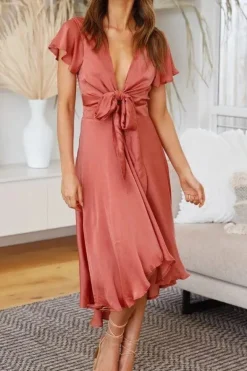 Robe demoiselle d'honneur terracotta asymétrique satinée