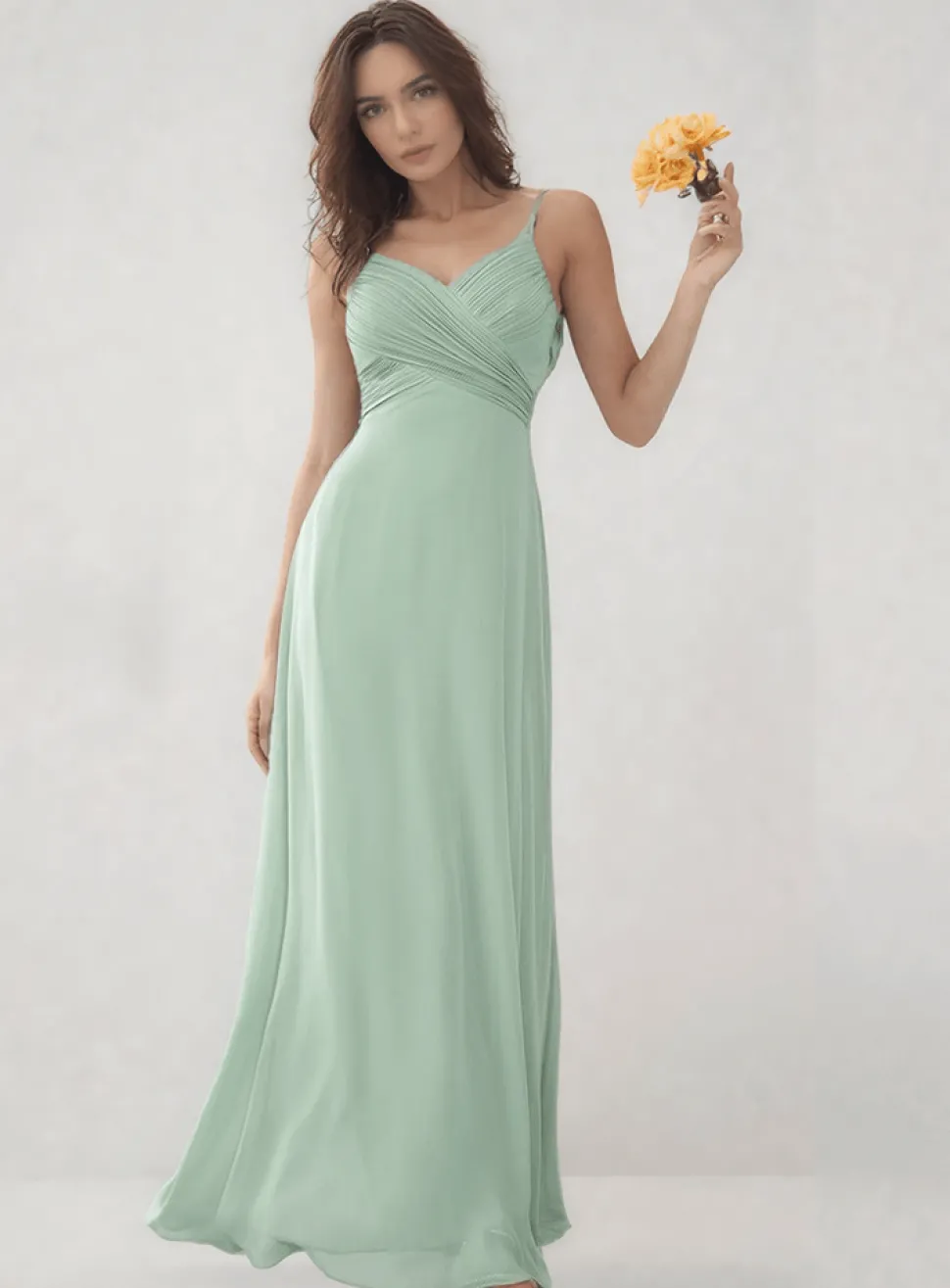 Robe demoiselle d'honneur vert sauge drapée