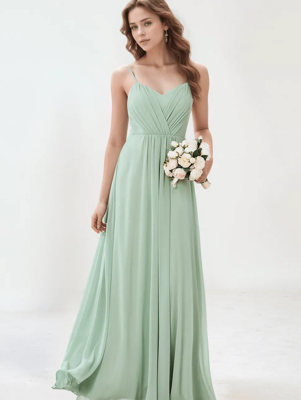 Robe demoiselle d'honneur vert sauge à bretelles