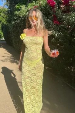 Robe de plage jaune transparente en dentelle