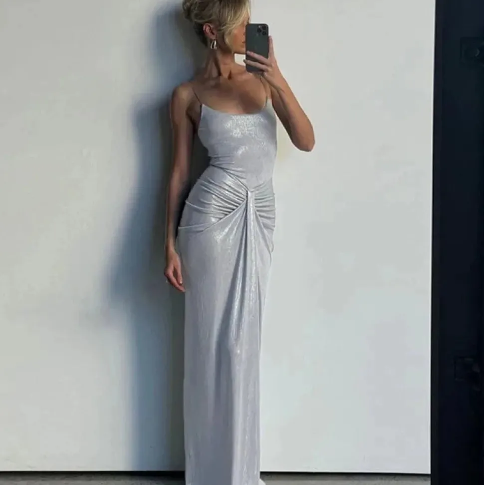 Robe de soirée argentée moulante longue