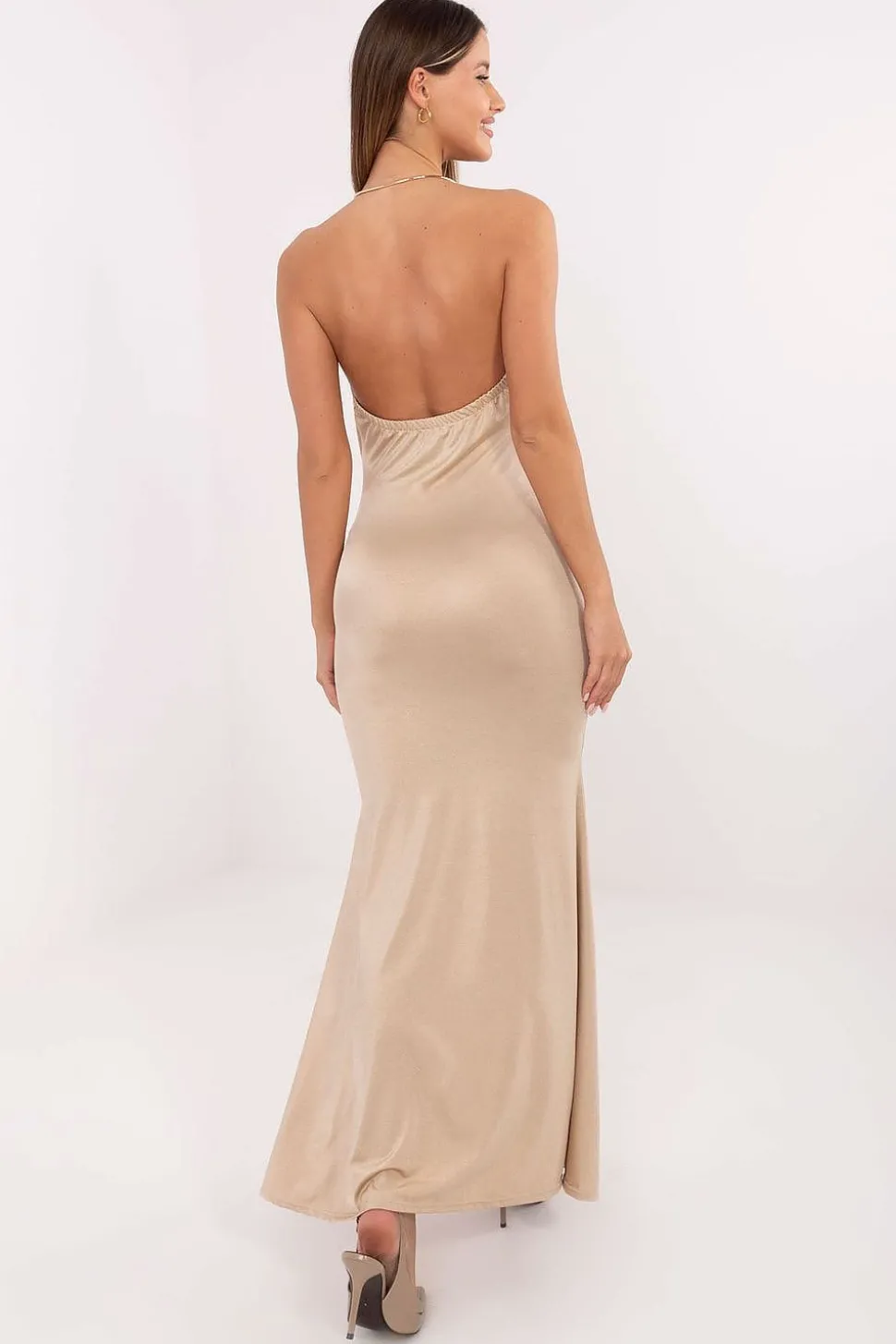 Robe de soirée beige longue dos nu