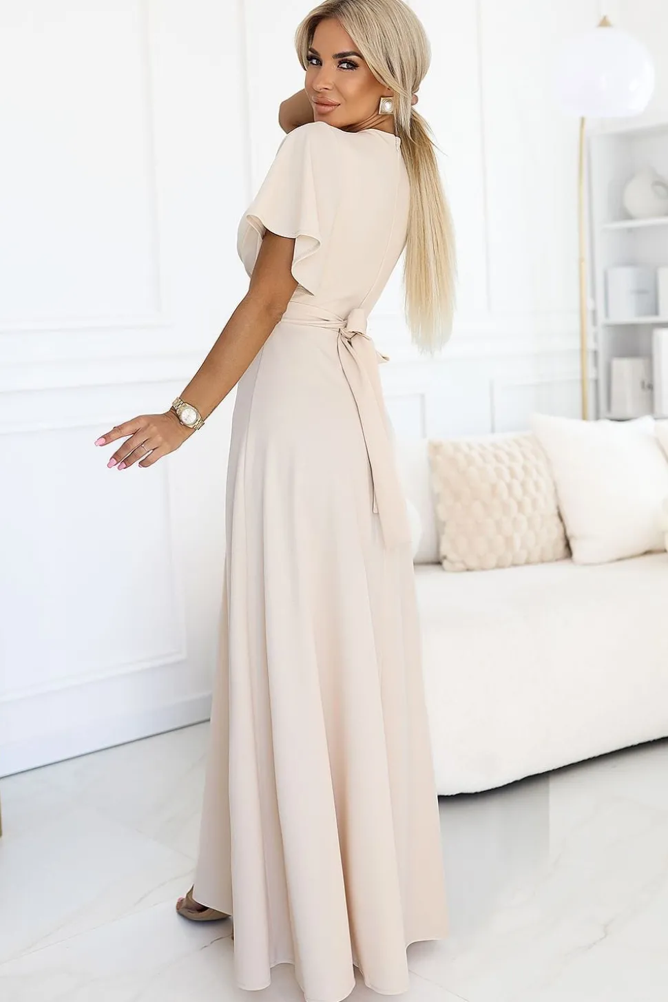 Robe de soirée beige longue fendue fluide