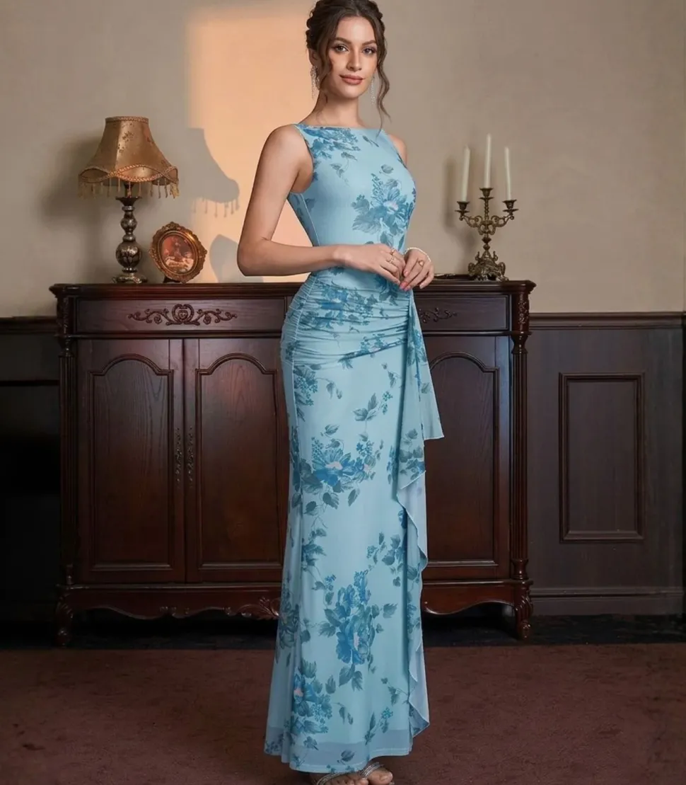 Robe de soirée bleu clair à motif floral