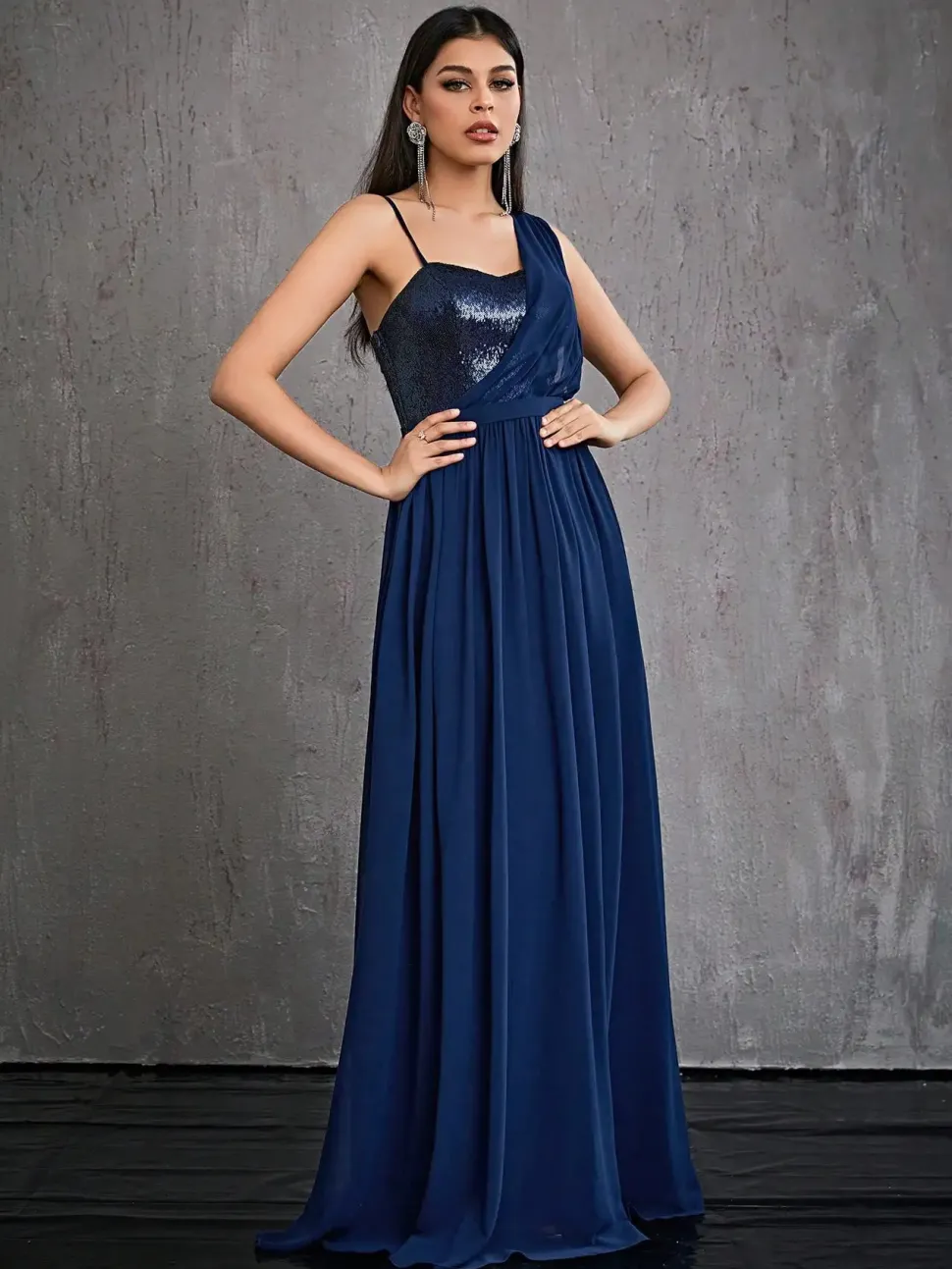Robe de soirée bleue marine longue haut à paillettes