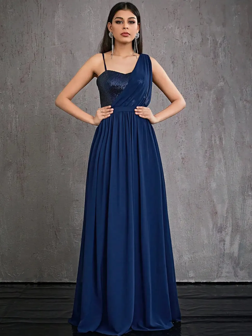 Robe de soirée bleue marine longue haut à paillettes