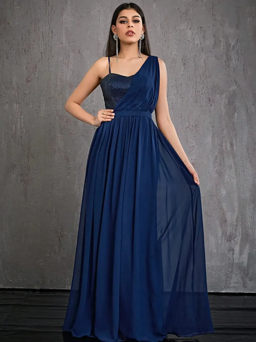 Robe de soirée bleue marine longue haut à paillettes