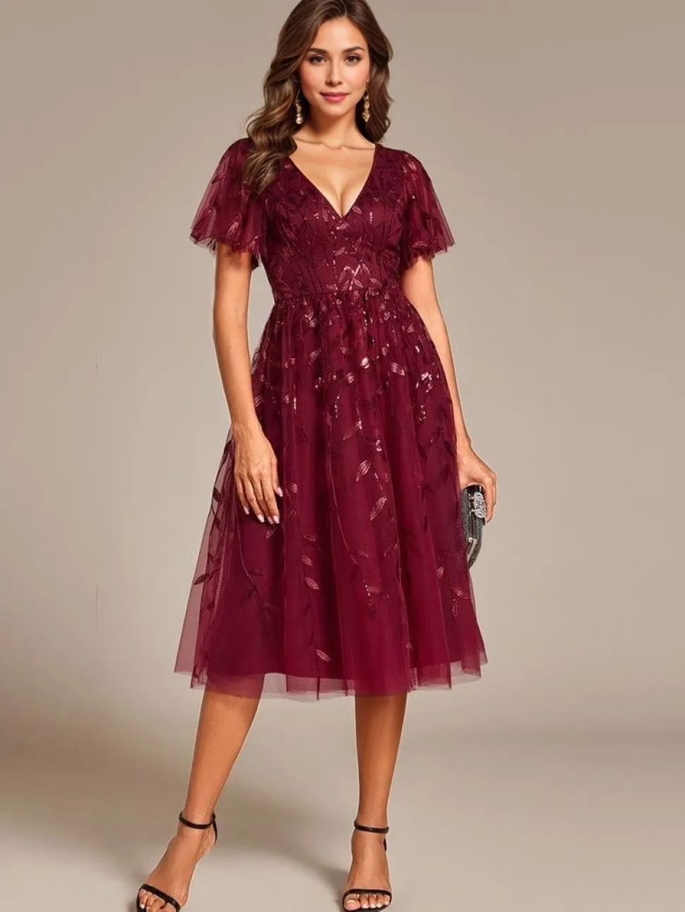 Robe de soirée bordeaux midi en tulle avec paillettes et broderies