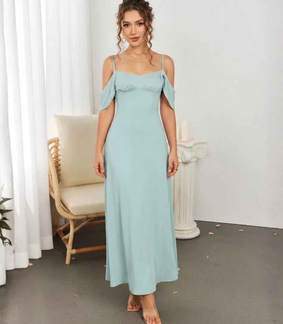 Robe de soirée à bretelles fines vert menthe buste froncé