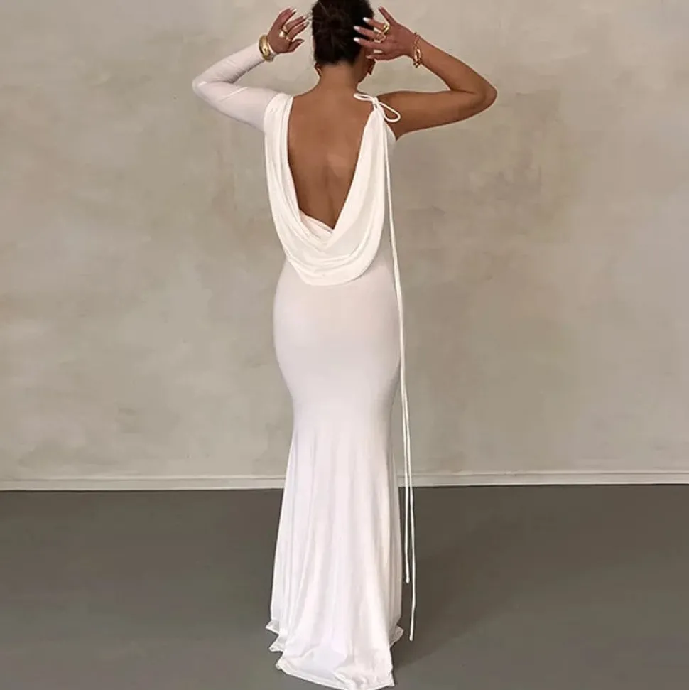 Robe de soirée chic avec décolleté plongeant