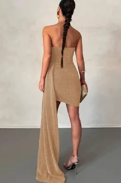 Robe de soirée chic épaules dénudées