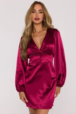 Robe de soirée courte bordeaux satinée manches longues