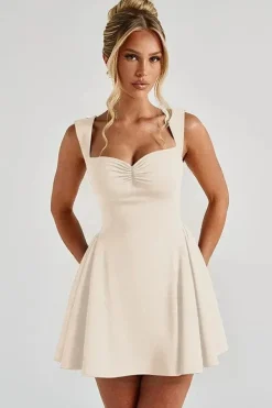 Robe de soirée courte chic évasée
