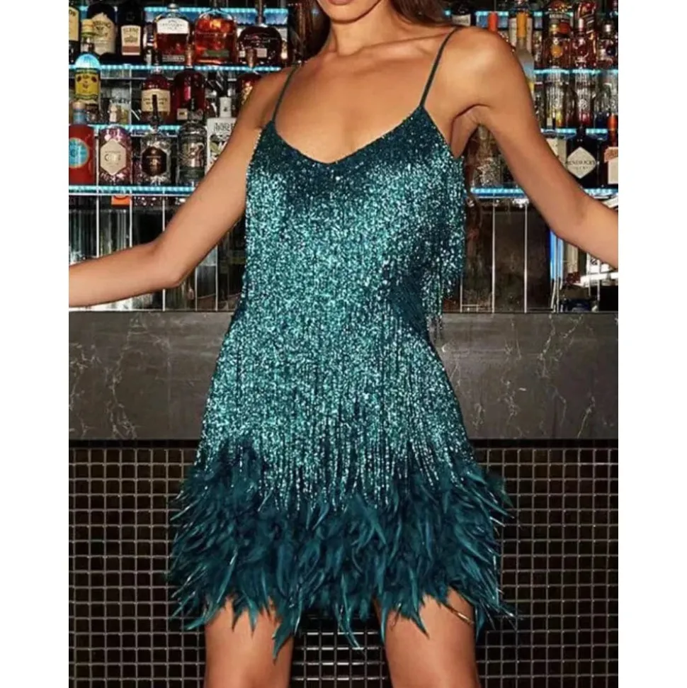 Robe de soirée courte à franges et plumes