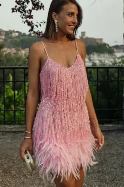 Robe de soirée courte à franges et plumes