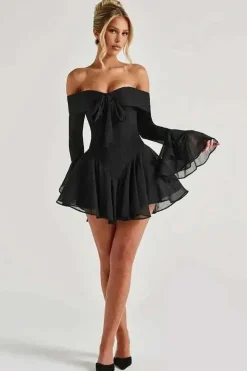 Robe de soirée courte patineuse manches longues