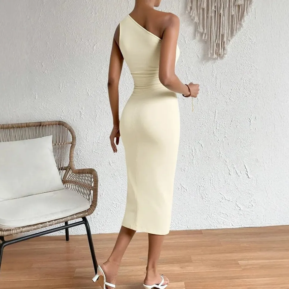 Robe de soirée écru moulante à une épaule