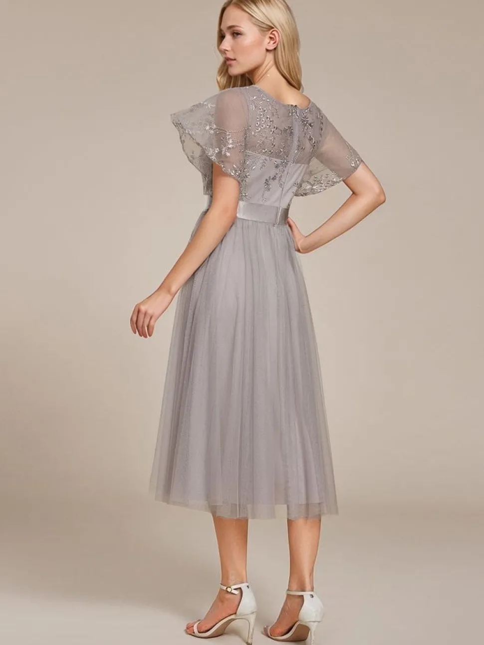 Robe de soirée de mariage grise haut tulle et broderies