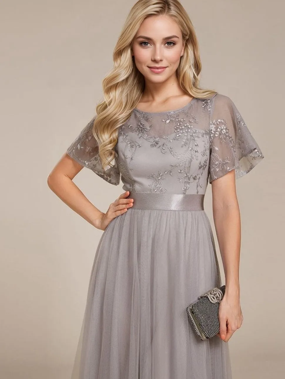 Robe de soirée de mariage grise haut tulle et broderies