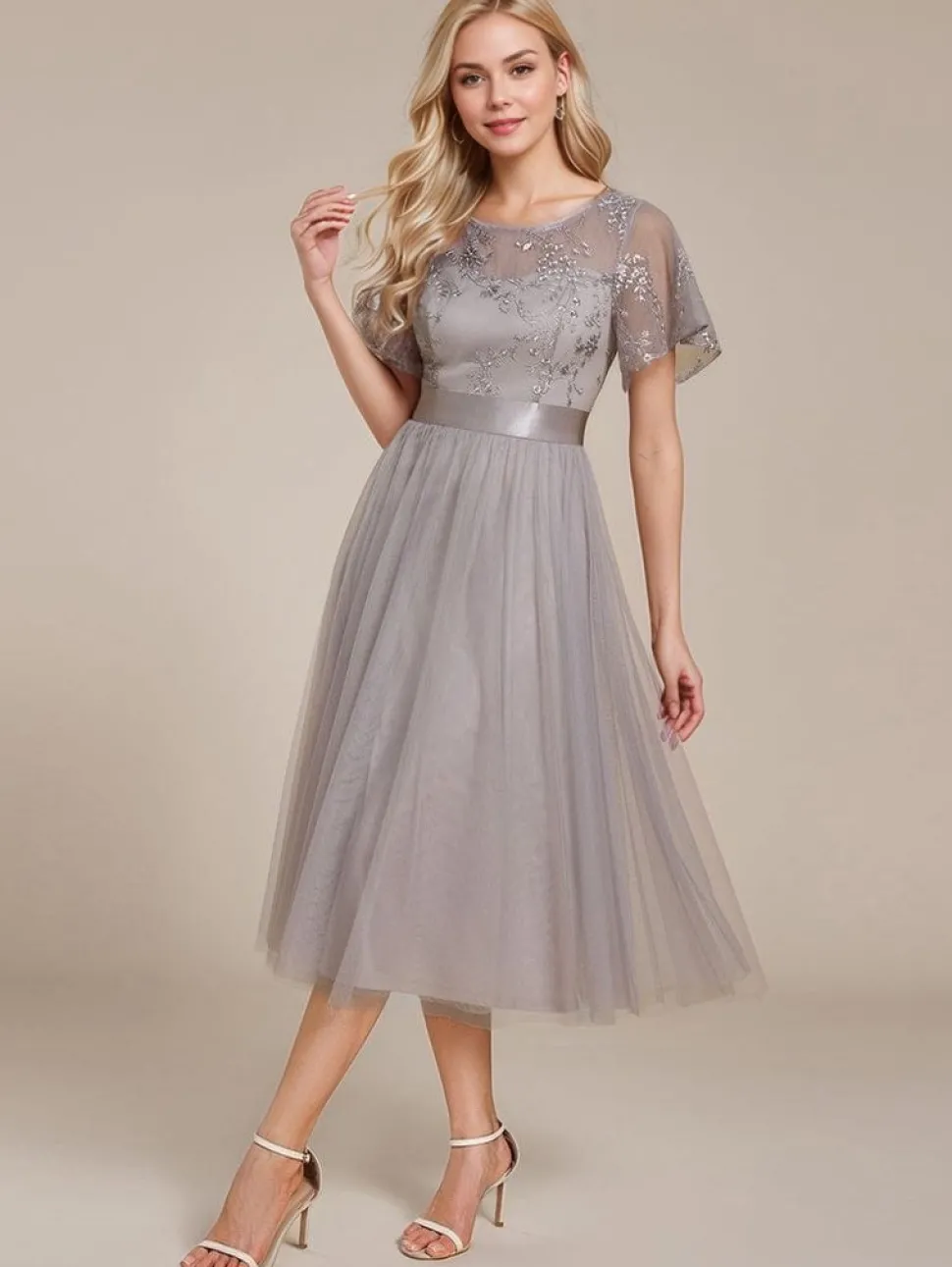 Robe de soirée de mariage grise haut tulle et broderies