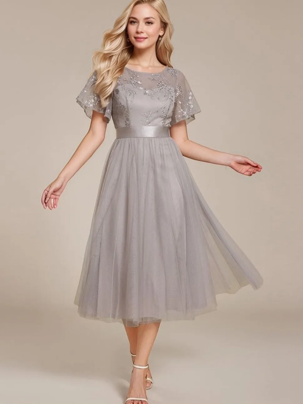 Robe de soirée de mariage grise haut tulle et broderies