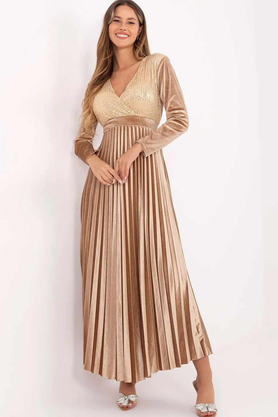 Robe de soirée dorée longue plissée chic