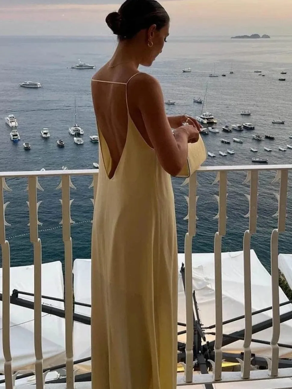 Robe de soirée dos nu longue en satin sexy