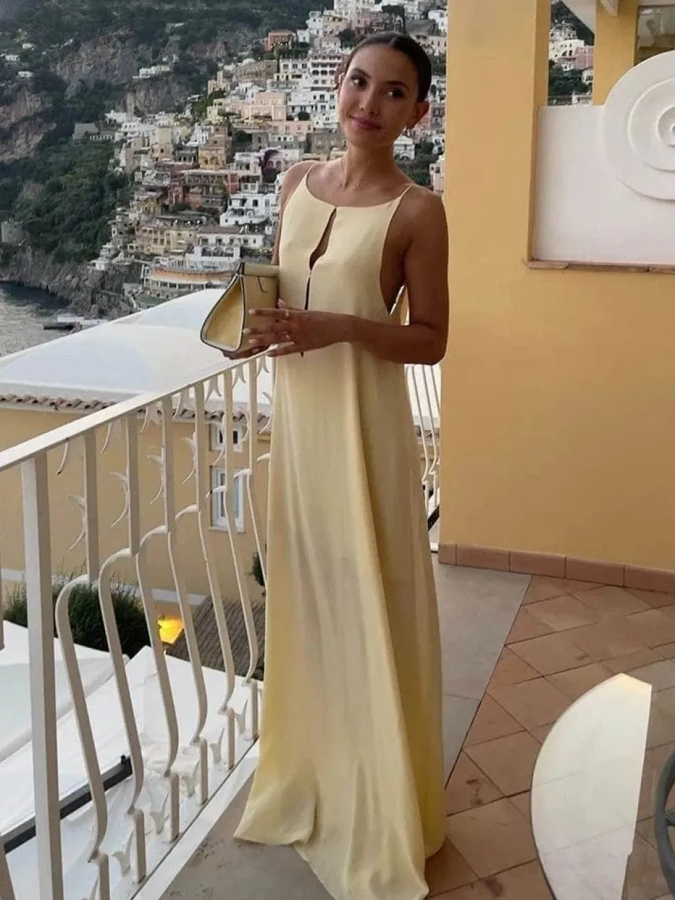 Robe de soirée dos nu longue en satin sexy