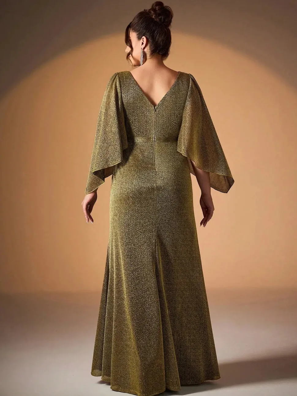 Robe de soirée grande taille fendue dorée manches évasées