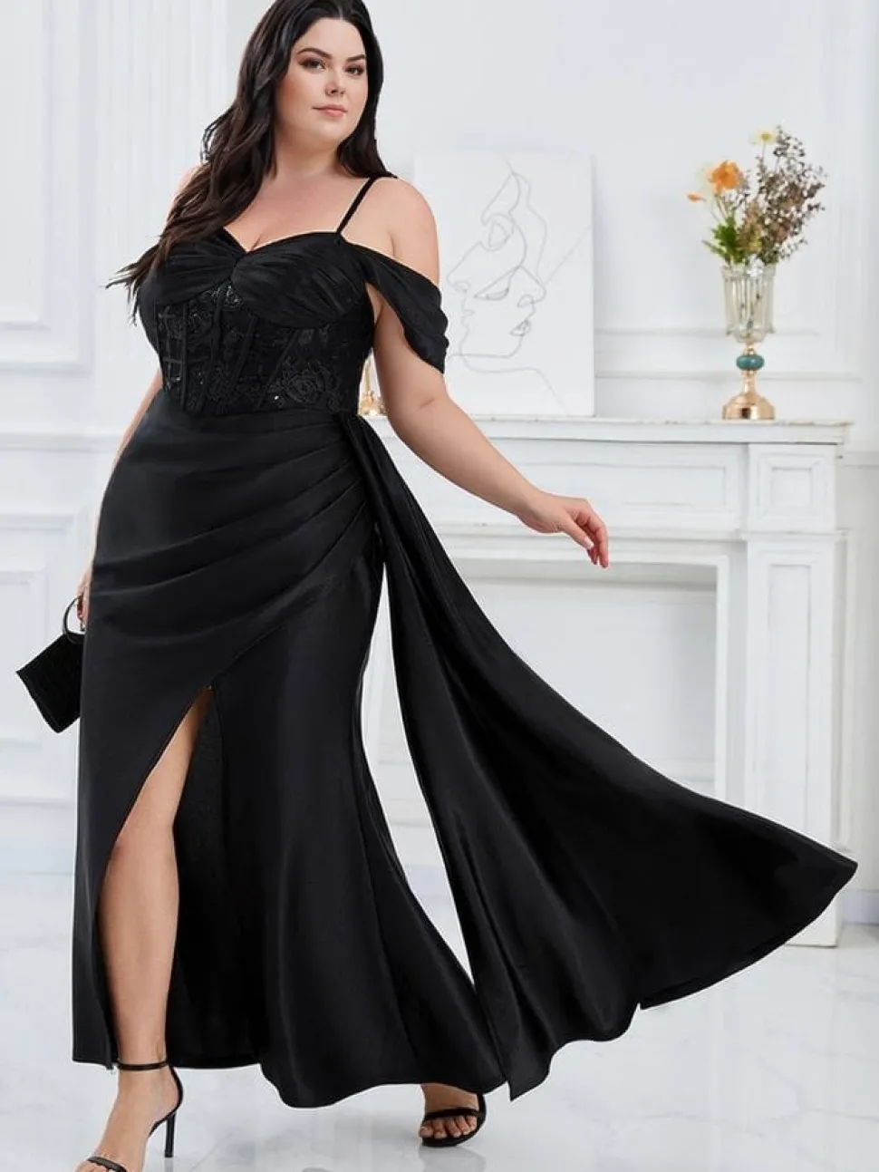 Robe de soirée grande taille noire avec corset