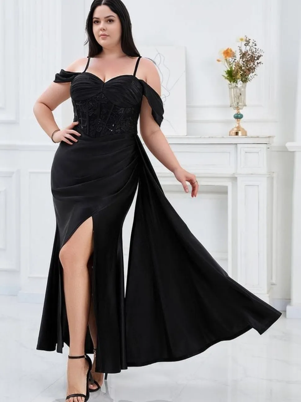 Robe de soirée grande taille noire avec corset