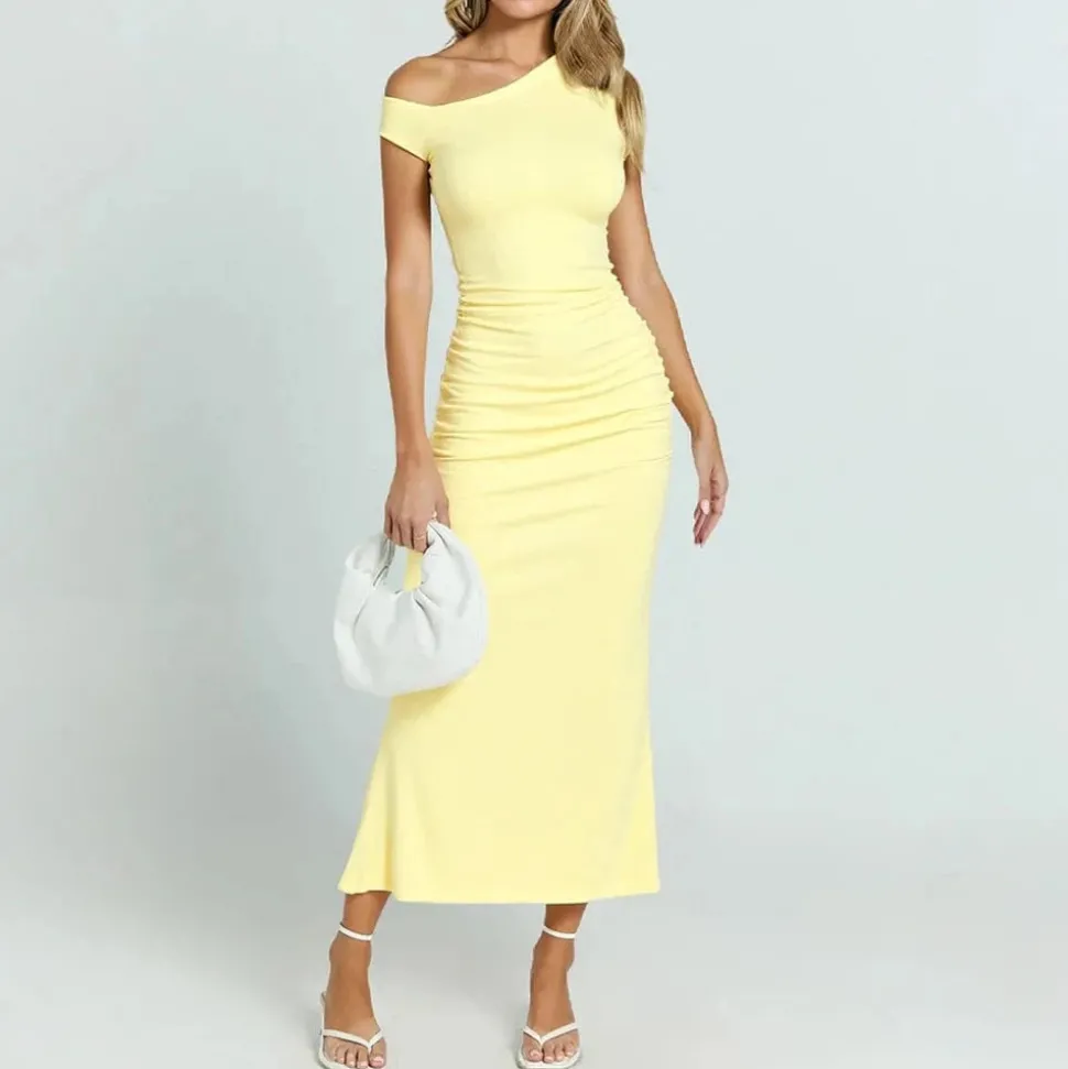 Robe de soirée jaune midi moulante